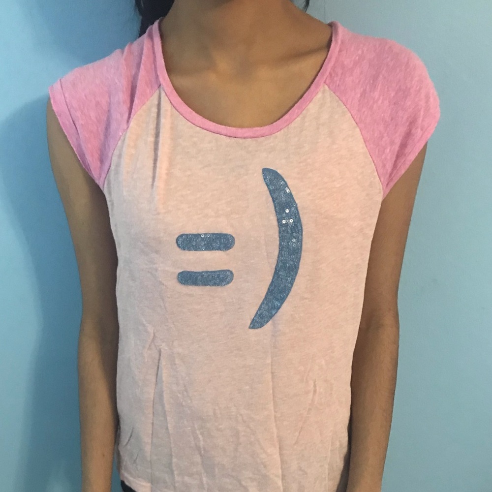 Short sleeve GAP baseball tee with smiley emoji